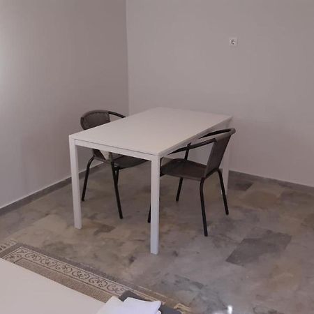 Cosy Guesthouse-Souterrain With Garden In City Center Corinth 외부 사진