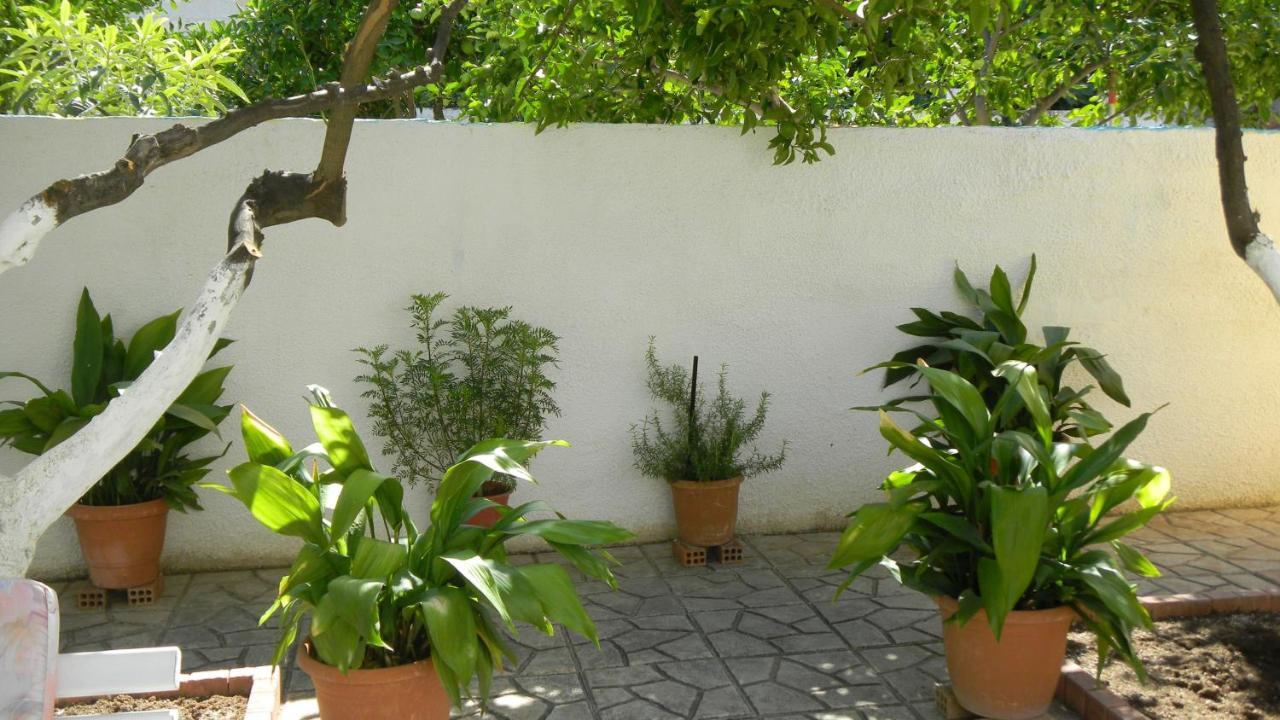 Cosy Guesthouse-Souterrain With Garden In City Center Corinth 외부 사진