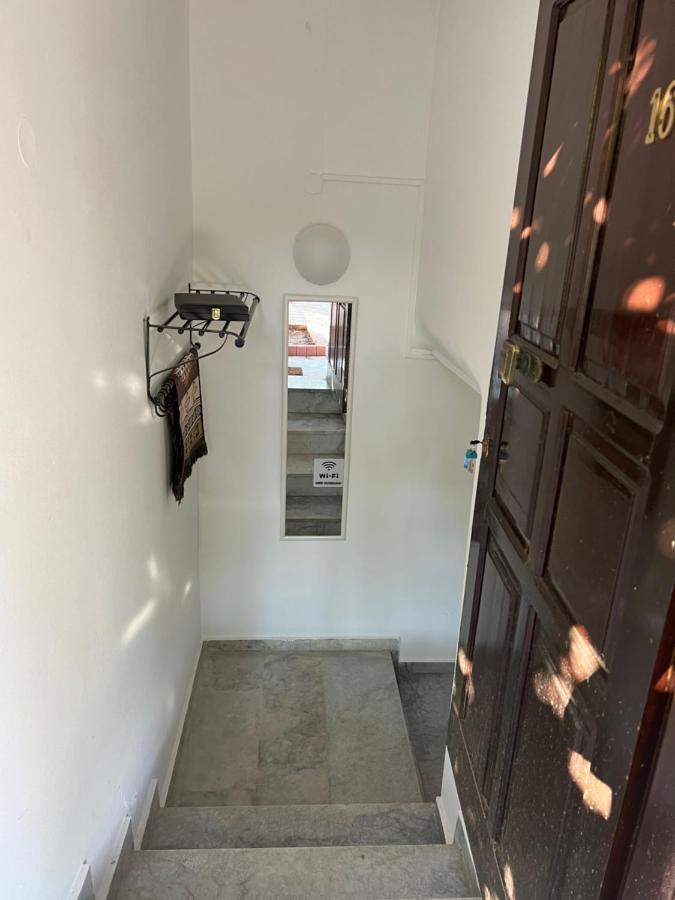 Cosy Guesthouse-Souterrain With Garden In City Center Corinth 외부 사진