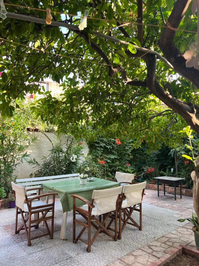 Cosy Guesthouse-Souterrain With Garden In City Center Corinth 외부 사진