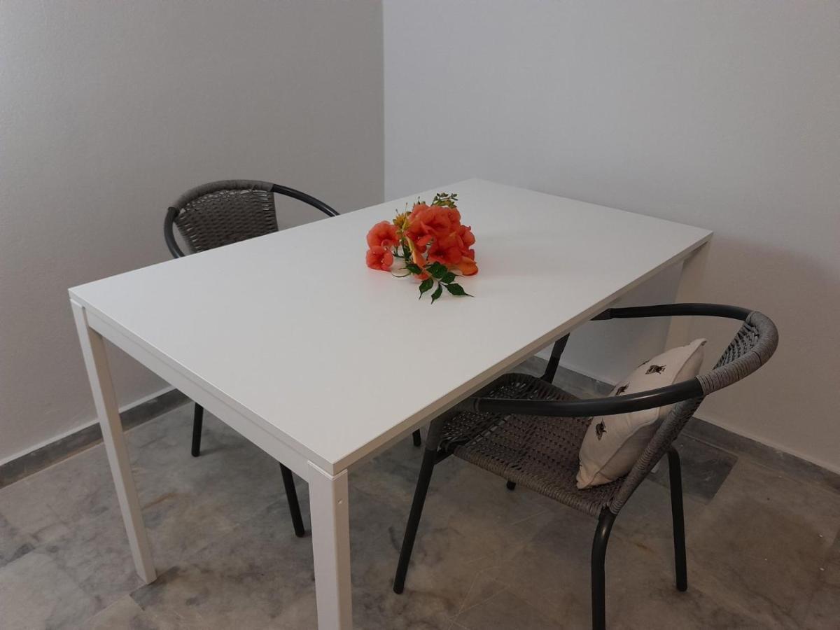 Cosy Guesthouse-Souterrain With Garden In City Center Corinth 외부 사진